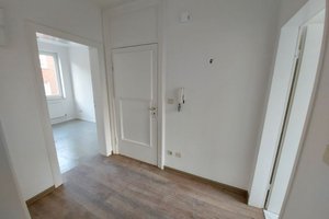 2-Zimmer-Wohnung mit Dusche und großem Balkon in Bremerhaven-Lehe!
