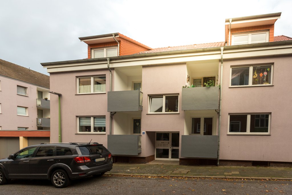 2-Zimmer-Wohnung mit Dusche und Badewanne in Bremerhaven-Lehe!