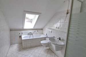 2-Zimmer-Wohnung mit Dusche und Badewanne in Bremerhaven-Lehe!