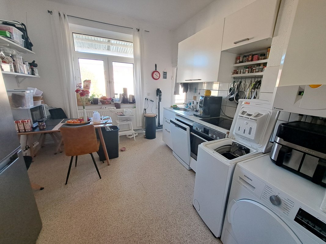 Kleine 4-Zimmer-Wohnung mit Balkon in Bremerhaven-Geestemünde