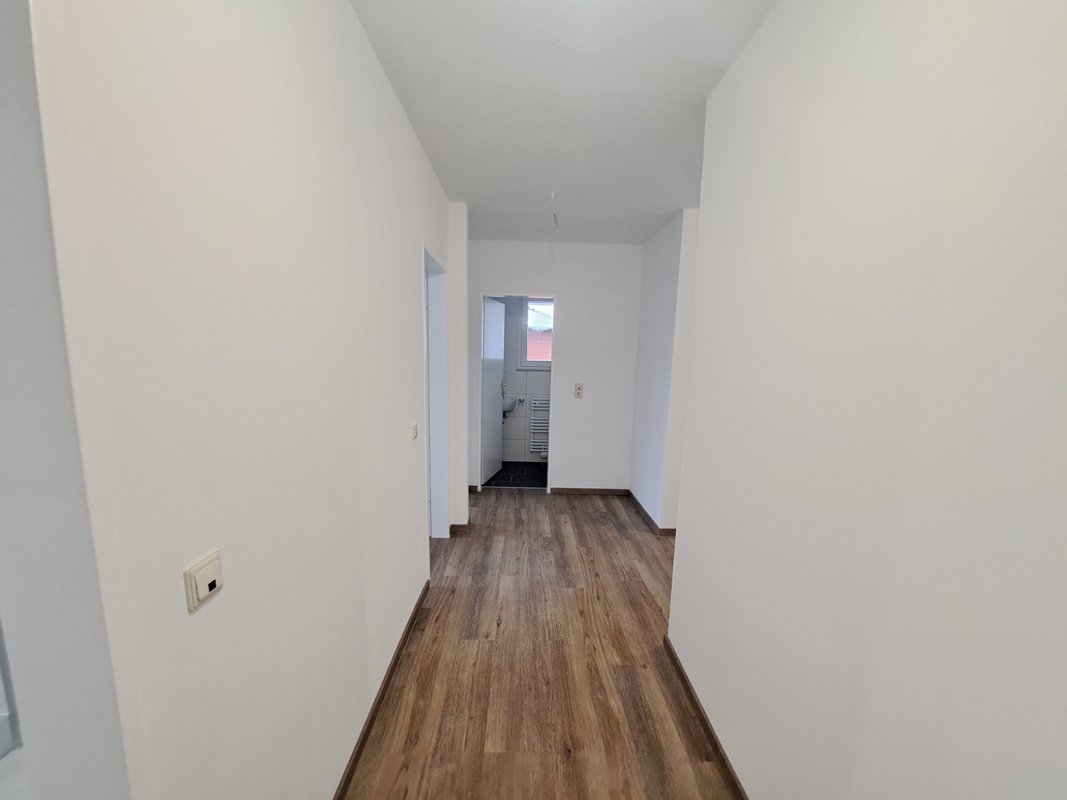 Frisch modernisierte 3 1/2-Zimmer-Wohnung mit Balkon in Bremerhaven-Lehe!