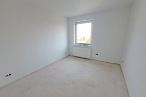 Mit Fahrstuhl, Hafenblick & verglastem Balkon! Renovierte 4-Zimmer-Wohnung in Bremerhaven-Lehe!