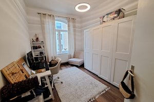 Renovierte 3-Zimmer-Wohnung mit Balkon und Dusche inkl. Altbaucharme in Bremerhaven-Lehe!