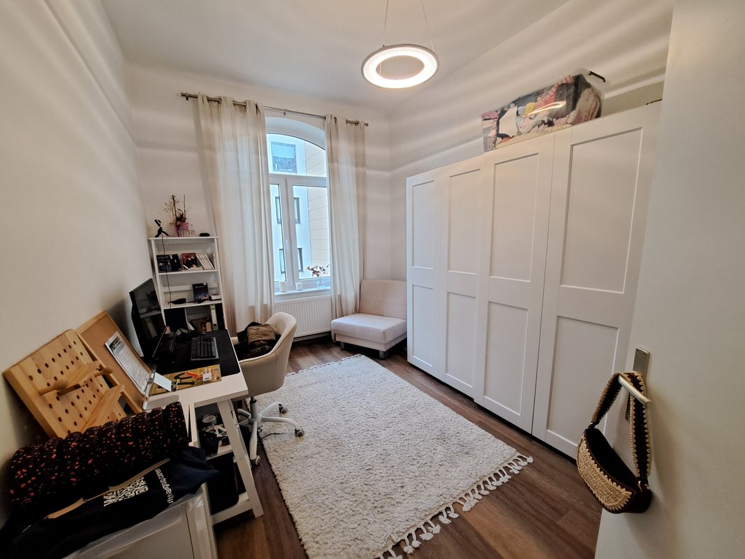 Renovierte 3-Zimmer-Wohnung mit Balkon und Dusche inkl. Altbaucharme in Bremerhaven-Lehe!