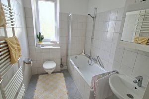 Mit Wintergarten! Große 4-Zimmer Wohnung in Bremerhaven-Lehe!