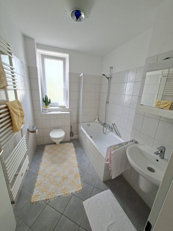 Mit Wintergarten! Große 4-Zimmer Wohnung in Bremerhaven-Lehe!