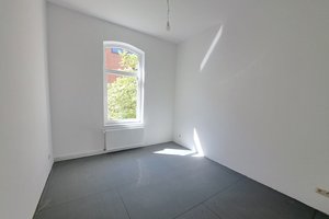 Erstbezug! Modernisierte 4-Zimmer-Wohnung mit Balkon und Dusche in Bremerhaven-Lehe!