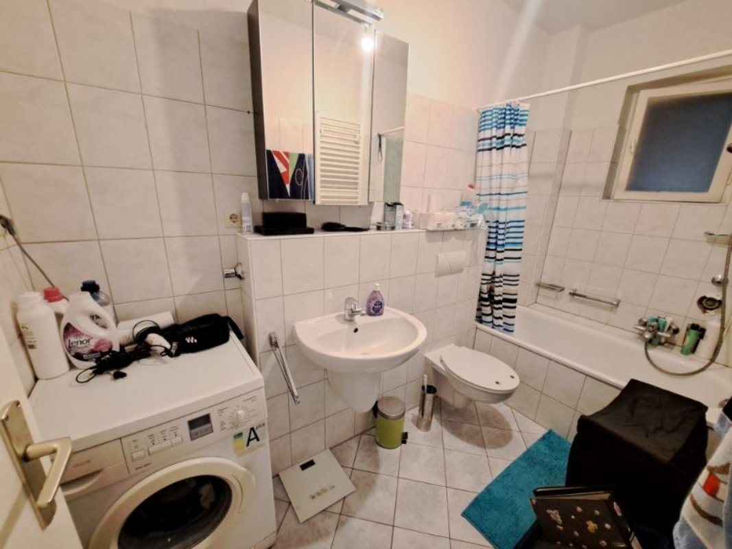 2-Zimmer-Wohnung mit Badewanne im 1. OG in Bremerhaven-Lehe!