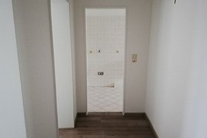 Renovierte 2-Zimmer-Wohnung mit Balkon in Bremerhaven-Geestemünde